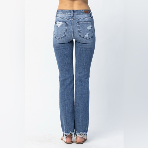 NEW 🎉🎉Judy Blue Full Size Mid Rise Destroy Straight Jeans Plus Size - Picture 4 of 15